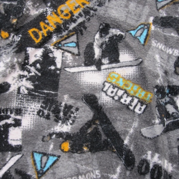 fleece pajama set, snowboard design size 10/12 M - Picture 2 of 5